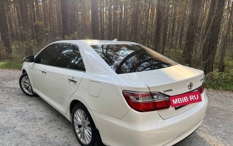 Toyota Camry, 2017 год, 2 570 000 рублей, 6 фотография