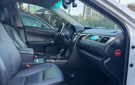 Toyota Camry, 2017 год, 2 570 000 рублей, 13 фотография