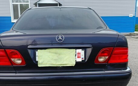 Mercedes-Benz E-Класс, 1996 год, 1 000 000 рублей, 4 фотография