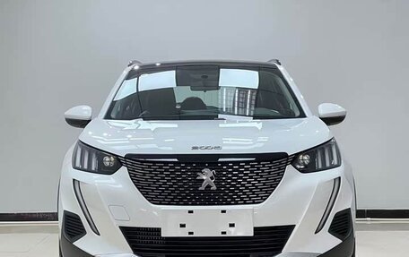 Peugeot 2008 II, 2023 год, 1 450 000 рублей, 2 фотография