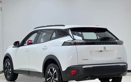 Peugeot 2008 II, 2023 год, 1 450 000 рублей, 4 фотография