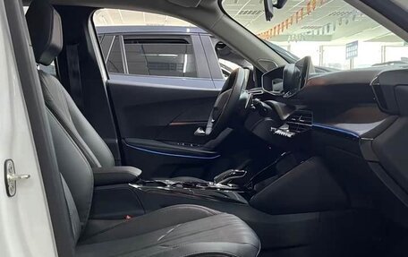 Peugeot 2008 II, 2023 год, 1 450 000 рублей, 16 фотография