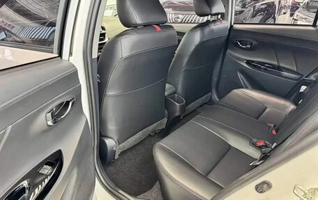Toyota Yaris XP150 рестайлинг, 2022 год, 990 000 рублей, 6 фотография