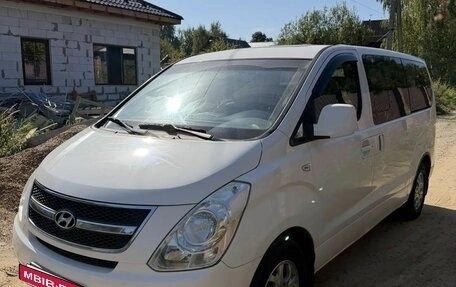Hyundai Grand Starex Grand Starex I рестайлинг 2, 2012 год, 1 650 000 рублей, 3 фотография