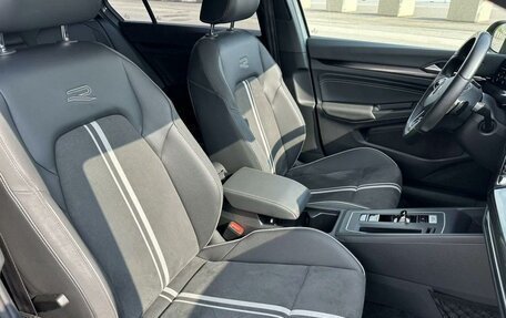 Volkswagen Golf VIII, 2022 год, 1 815 000 рублей, 11 фотография