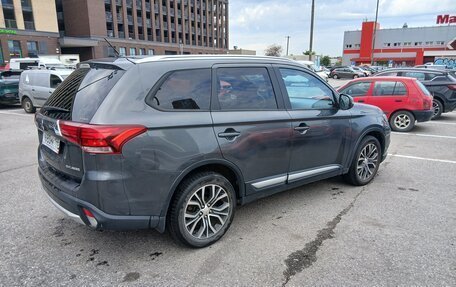Mitsubishi Outlander III рестайлинг 3, 2015 год, 1 370 000 рублей, 3 фотография
