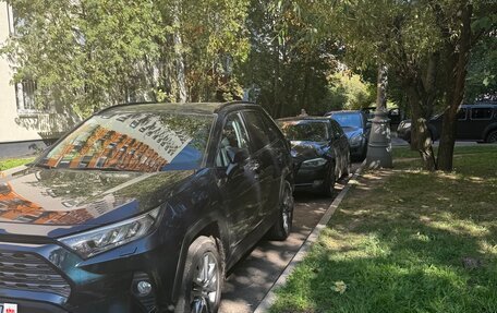 Toyota RAV4, 2020 год, 2 950 000 рублей, 4 фотография