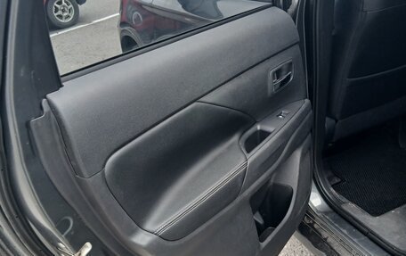 Mitsubishi Outlander III рестайлинг 3, 2015 год, 1 370 000 рублей, 8 фотография