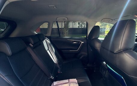 Toyota RAV4, 2020 год, 2 950 000 рублей, 8 фотография