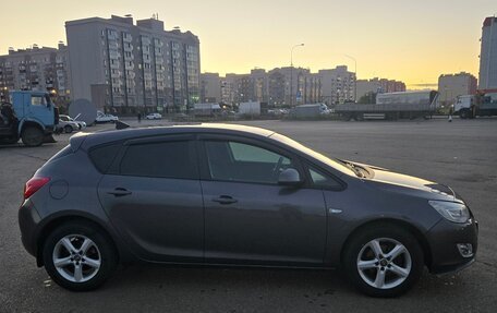 Opel Astra J, 2010 год, 490 000 рублей, 3 фотография