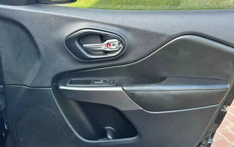 Jeep Cherokee, 2018 год, 2 400 000 рублей, 9 фотография