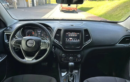 Jeep Cherokee, 2018 год, 2 400 000 рублей, 11 фотография