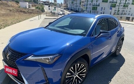 Lexus UX I, 2019 год, 3 000 000 рублей, 11 фотография