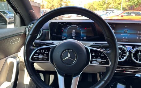 Mercedes-Benz A-Класс, 2019 год, 2 780 000 рублей, 9 фотография