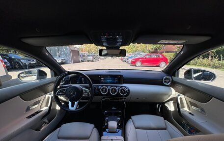 Mercedes-Benz A-Класс, 2019 год, 2 780 000 рублей, 11 фотография