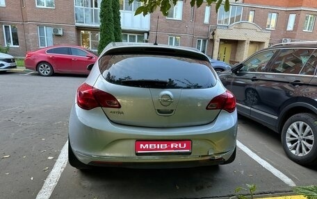 Opel Astra J, 2012 год, 700 000 рублей, 1 фотография