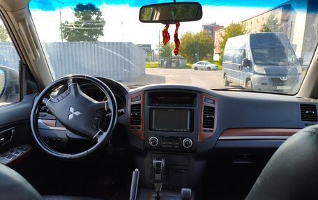 Mitsubishi Pajero IV, 2008 год, 1 350 000 рублей, 2 фотография