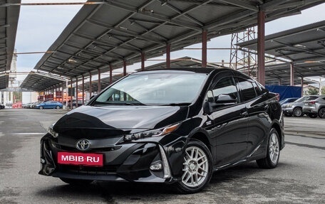 Toyota Prius IV XW50, 2017 год, 1 894 900 рублей, 1 фотография