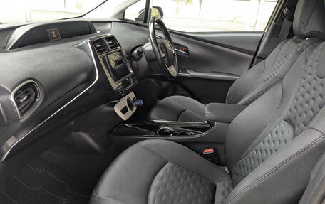 Toyota Prius IV XW50, 2017 год, 1 894 900 рублей, 10 фотография