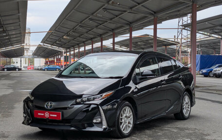 Toyota Prius IV XW50, 2017 год, 1 894 900 рублей, 4 фотография