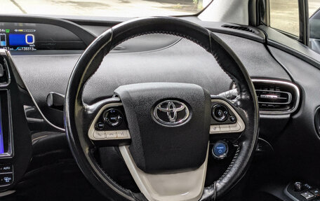 Toyota Prius IV XW50, 2017 год, 1 894 900 рублей, 12 фотография