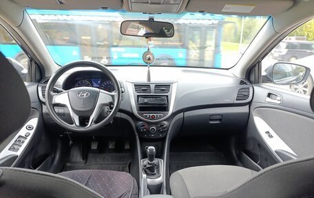Hyundai Solaris II рестайлинг, 2012 год, 450 000 рублей, 4 фотография