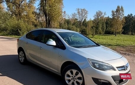 Opel Astra J, 2014 год, 910 000 рублей, 3 фотография