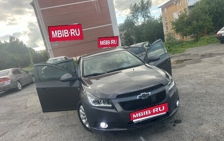 Chevrolet Cruze II, 2010 год, 620 000 рублей, 2 фотография
