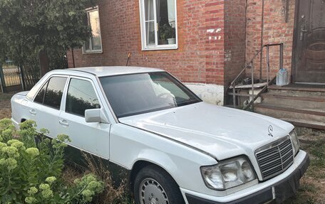 Mercedes-Benz E-Класс, 1992 год, 250 000 рублей, 2 фотография