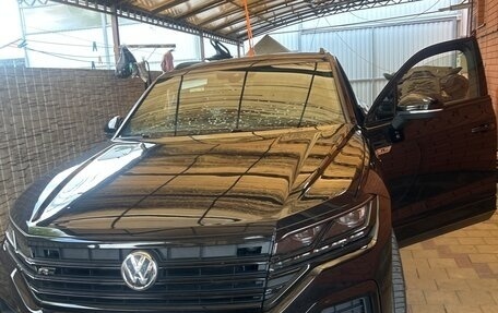 Volkswagen Touareg III, 2019 год, 4 350 000 рублей, 1 фотография