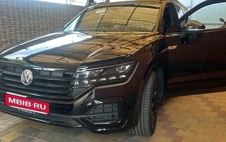 Volkswagen Touareg III, 2019 год, 4 350 000 рублей, 2 фотография
