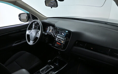 Mitsubishi Outlander III рестайлинг 3, 2019 год, 1 830 000 рублей, 9 фотография