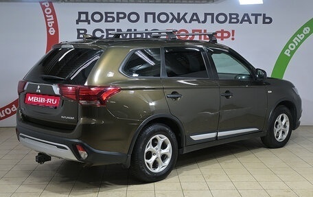 Mitsubishi Outlander III рестайлинг 3, 2019 год, 1 830 000 рублей, 4 фотография