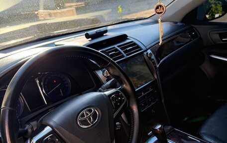 Toyota Camry, 2017 год, 2 170 000 рублей, 15 фотография