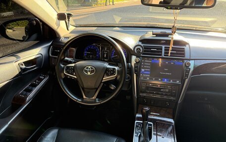 Toyota Camry, 2017 год, 2 170 000 рублей, 14 фотография