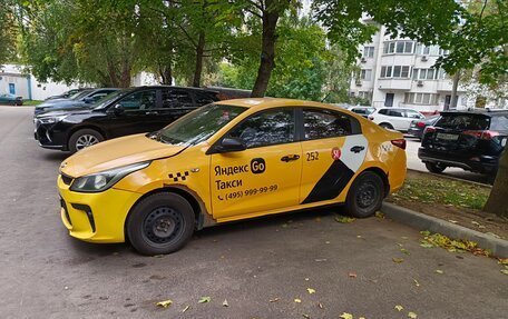 KIA Rio IV, 2017 год, 580 000 рублей, 2 фотография
