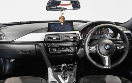 BMW 3 серия, 2017 год, 1 800 000 рублей, 6 фотография