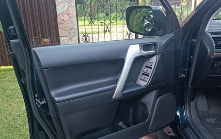 Toyota Land Cruiser Prado 150 рестайлинг 2, 2020 год, 5 990 000 рублей, 10 фотография