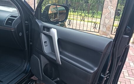 Toyota Land Cruiser Prado 150 рестайлинг 2, 2020 год, 5 990 000 рублей, 16 фотография