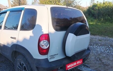 Chevrolet Niva I рестайлинг, 2016 год, 670 000 рублей, 7 фотография