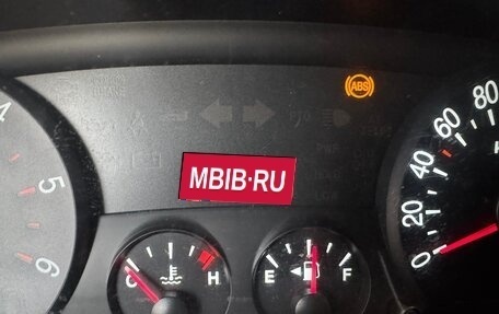 Hyundai H-1 II рестайлинг, 2006 год, 800 000 рублей, 2 фотография