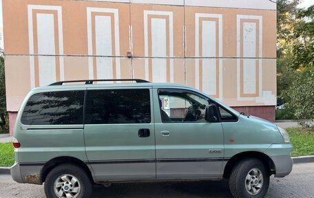 Hyundai H-1 II рестайлинг, 2006 год, 800 000 рублей, 12 фотография