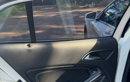 Mercedes-Benz GLA, 2018 год, 2 700 000 рублей, 13 фотография