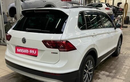 Volkswagen Tiguan II, 2019 год, 1 950 000 рублей, 2 фотография