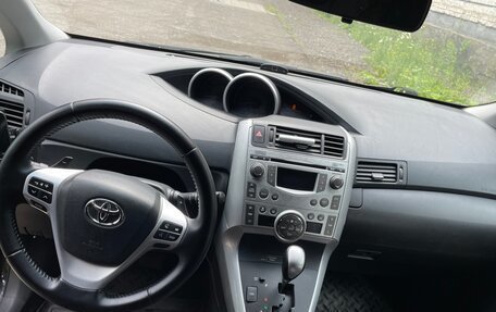 Toyota Verso I, 2011 год, 1 000 000 рублей, 15 фотография