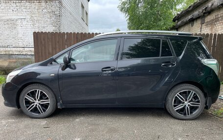 Toyota Verso I, 2011 год, 1 000 000 рублей, 3 фотография