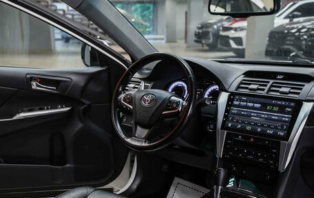 Toyota Camry, 2015 год, 1 550 000 рублей, 10 фотография