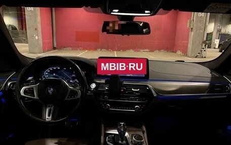 BMW 5 серия, 2018 год, 3 790 000 рублей, 14 фотография