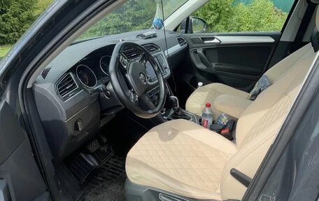 Volkswagen Tiguan II, 2017 год, 2 400 000 рублей, 4 фотография