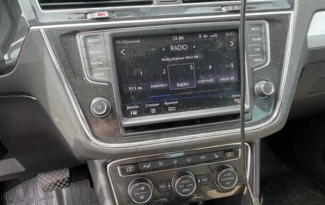 Volkswagen Tiguan II, 2017 год, 2 400 000 рублей, 2 фотография